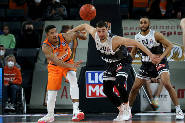 出生的恩西 出生的恩西